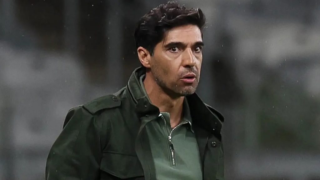 Abel Ferreira não esteve presente na reapresentação, mas retorna ao clube no próximo fim de semana