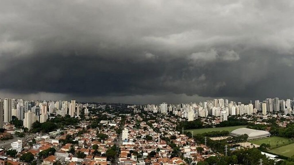 Temporais deixam São Paulo em estado de alerta nesta sexta