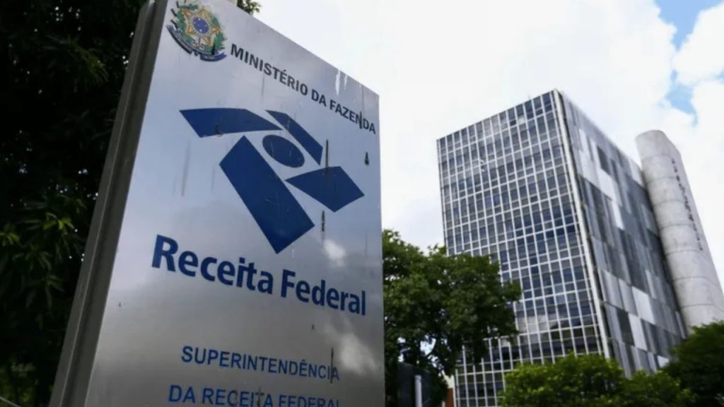 A Receita Federal exigirá o envio semestral de dados do PIX a partir de 2025