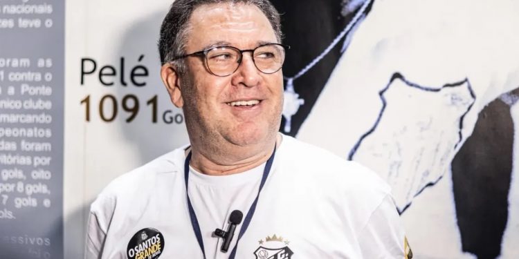 Presidente do Santos Marcelo Teixeira garante reforço importante para o Santos em 2025